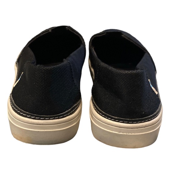 Toms black canvas slip on shoes women’s size‎ 7 - Picture 4 of 7